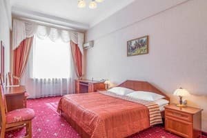 Отель Украина. Семейный двухместный Стандарт 2